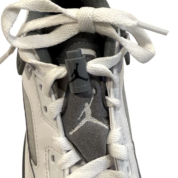 JORDEN’S Brand New White and Gray Nike Kids Sneakers- Size 4.5 Boys - Picture 5 of 9